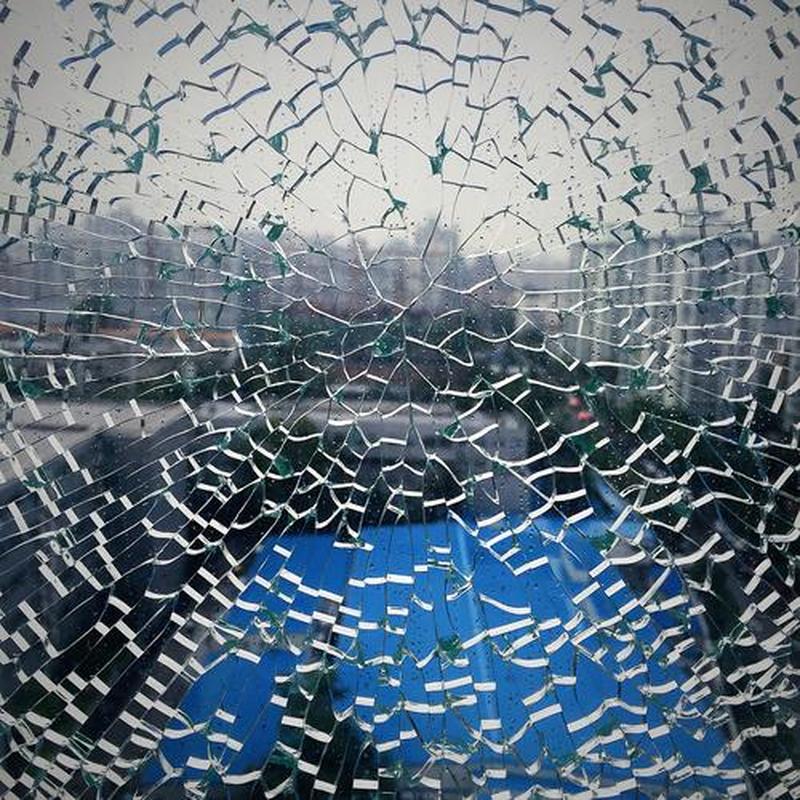 玻璃碎了